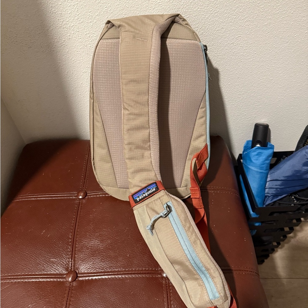 Patagonia Atom Sling 8L in Seabird Grey [NWOT] - Picture 2 of 3